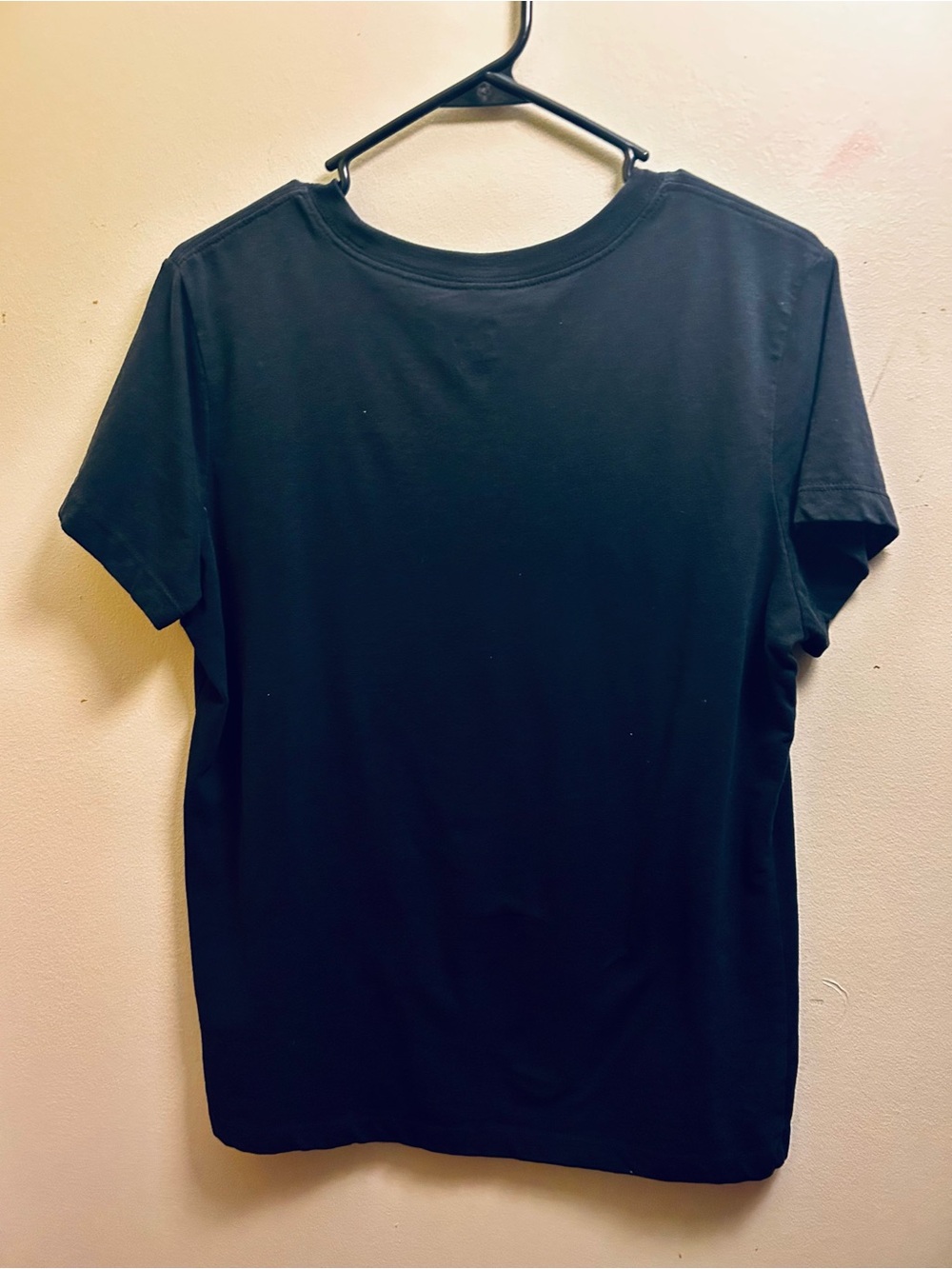 Nike Women’s Black Tee with White Swoosh. - Picture 2 of 3